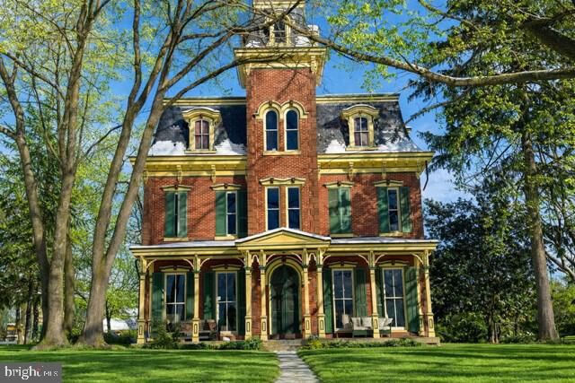Property Photo:  807 Weavertown Road  PA 17067 
