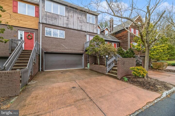 Property Photo:  11 Astor Court  NJ 08540 