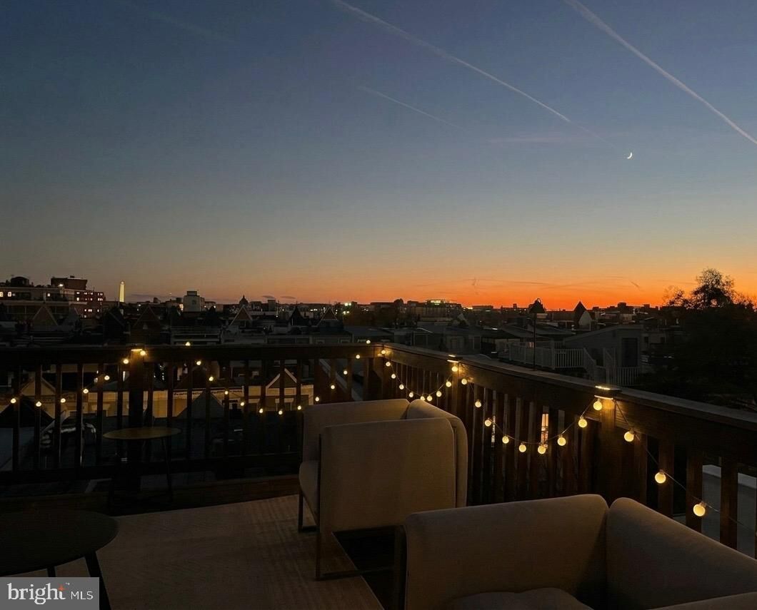 Property Photo:  1736 V Street NW  DC 20009 