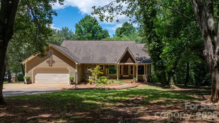 Property Photo: 4093 Fairview Drive NC 28650