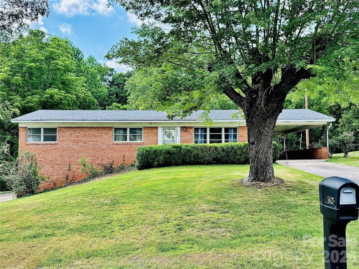 Property Photo: 4625 Callaway Drive NC 28690