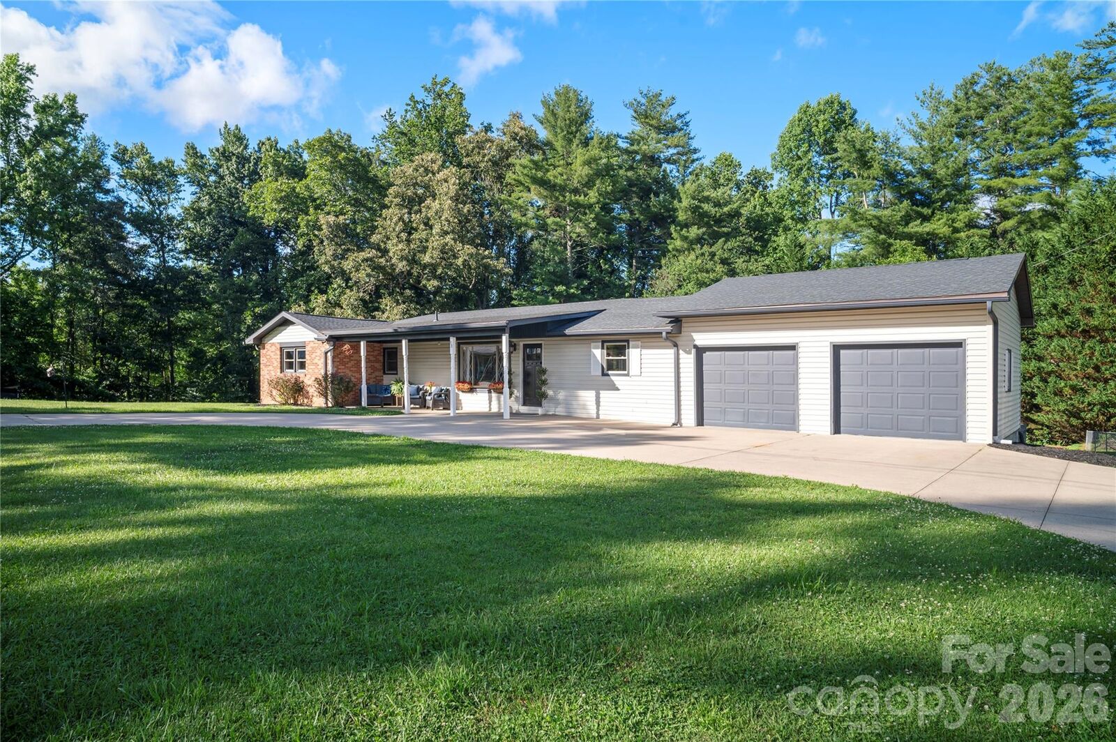 Property Photo:  98 N Pinecrest Lane  NC 28739 