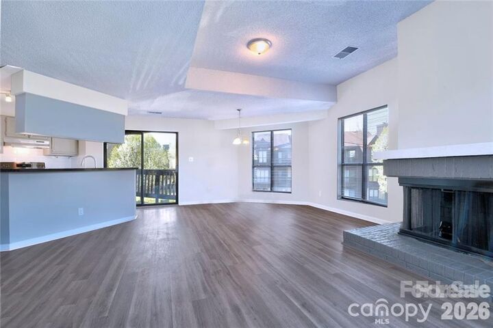 Property Photo: 8121 Cedar Glen Drive NC 28212