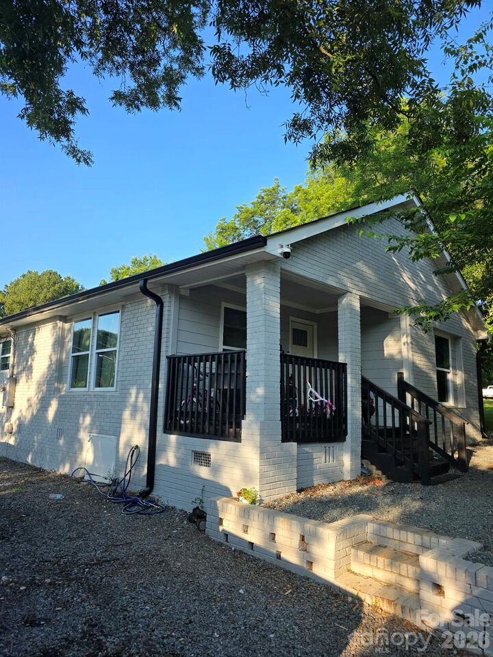 Property Photo: 803 Gordon Street NC 28112