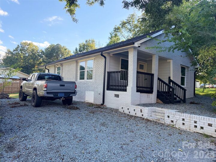 Property Photo:  803 Gordon Street  NC 28112 