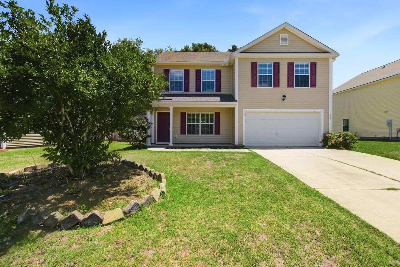 Property Photo: 1009 Golden Aspen Drive SC 29461