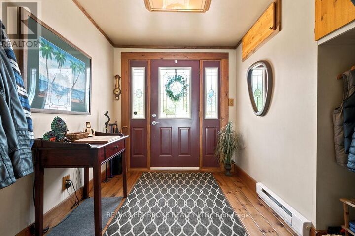 Property Photo:  1213 Burns Drive  ON K8A 7M9 