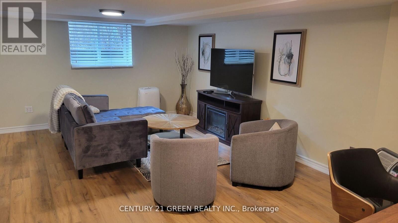Property Photo:  58 South Kingsway Lower  ON M6S 3T3 