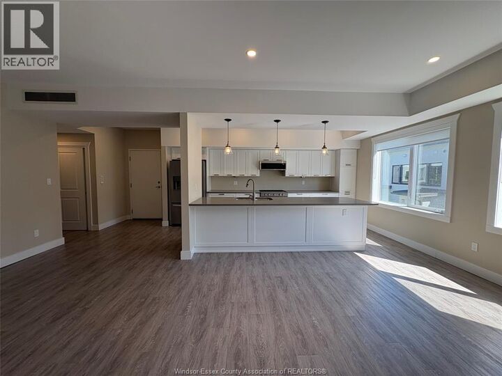 Property Photo:  550 Sandison Street 71  ON N9E 0A3 