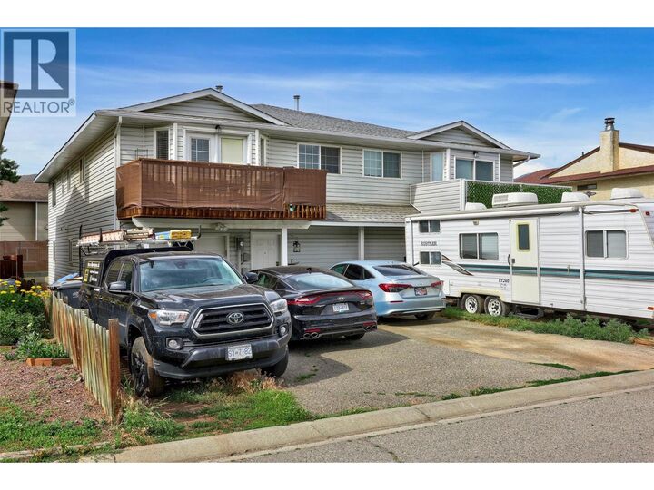 Property Photo: 685 Singh Street 5 BC V2B 5C5