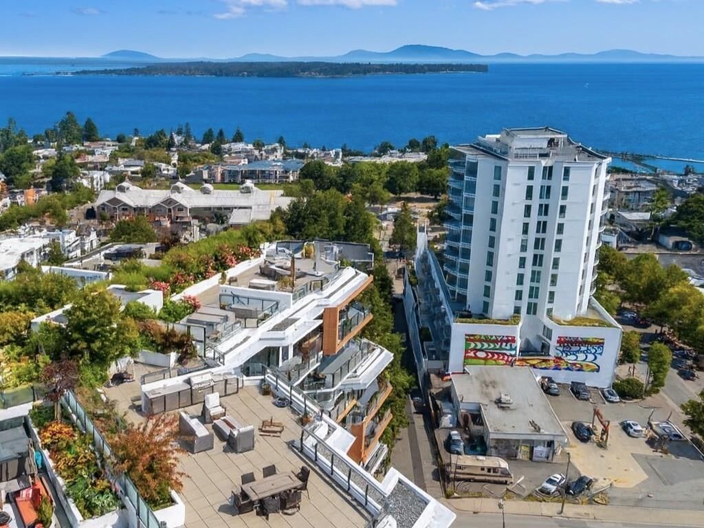 Property Photo:  1439 George Street  BC V4B 0B9 
