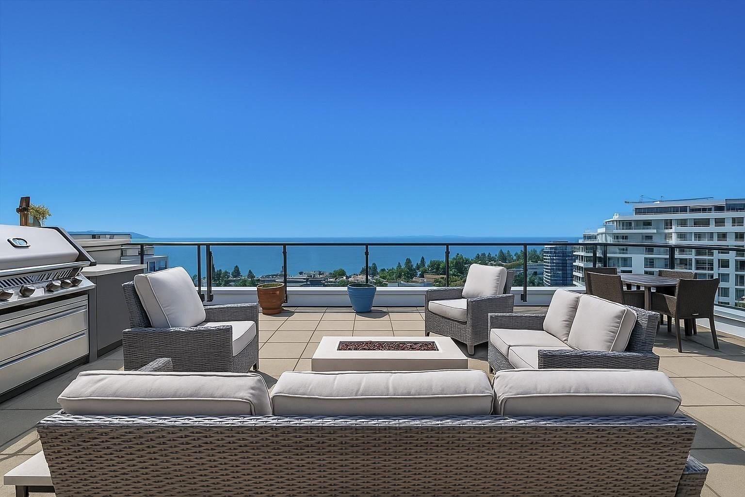 Property Photo: 1439 George Street Ph1 BC V4B 0B9