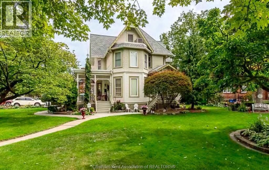 Property Photo:  374 King Street West  ON N7M 1G4 