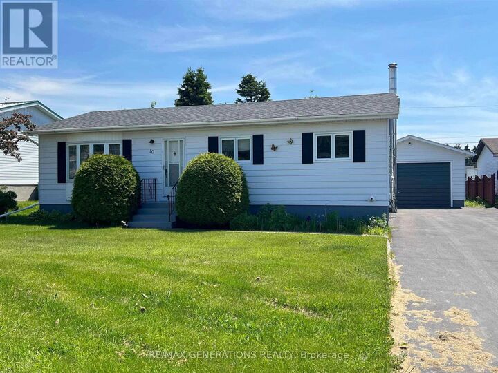 10 Lloyd Irwin Street — photo 1