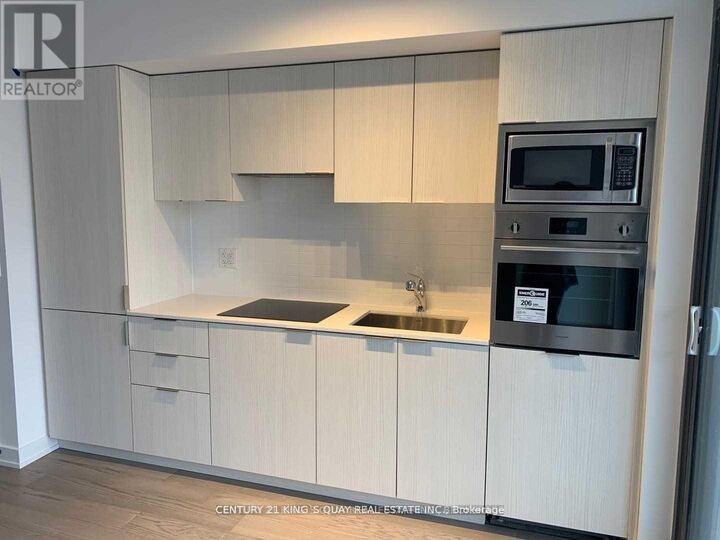 Property Photo:  11 Wellesley Street West 1013  ON M4Y 1E8 