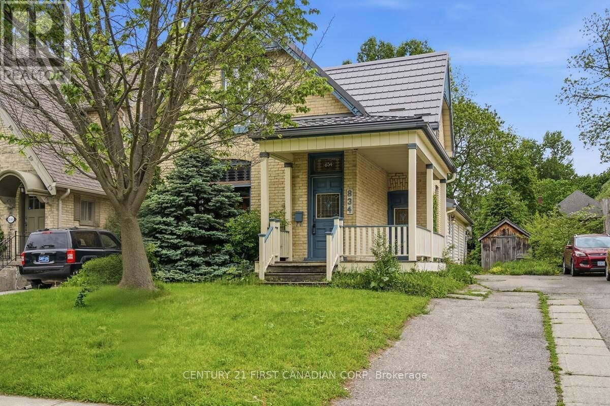 Property Photo:  834 Colborne Street  ON N6A 4A2 