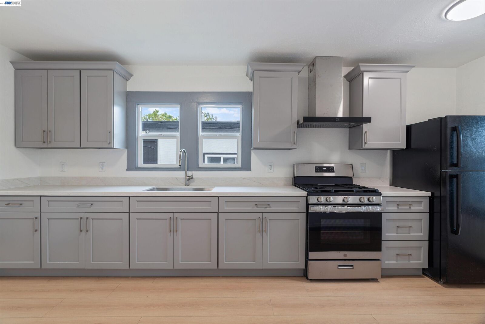 Property Photo:  1012 72nd Ave  CA 94621 