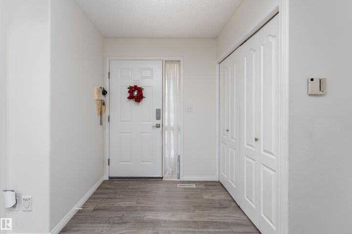Property Photo: 1650 42 Street NW 2 AB T6L 5P4