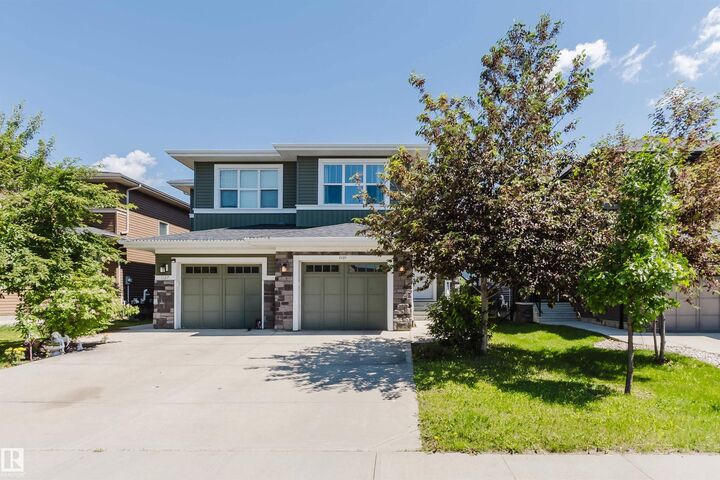 1131 177 Street SW — photo 1