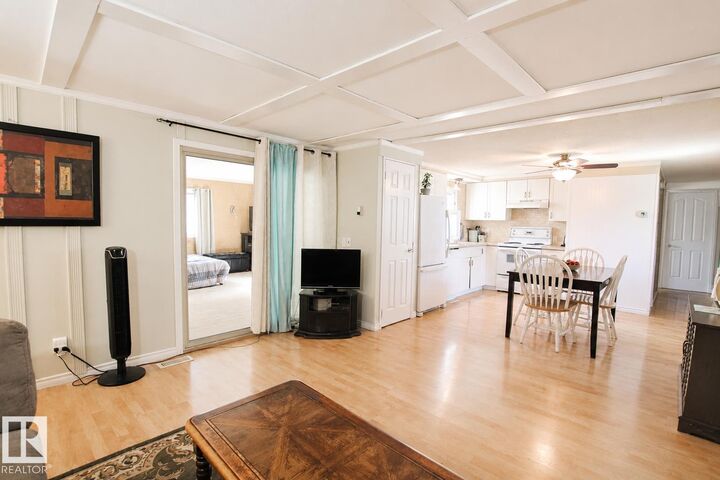 Property Photo:  2415 West Oak Way NW  AB T5S 1T7 