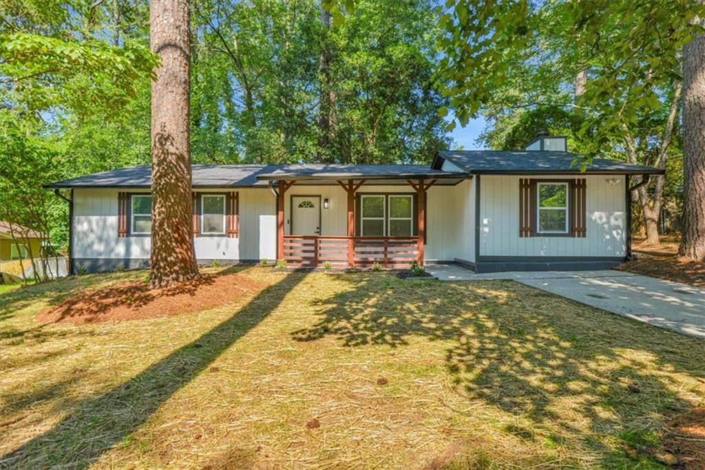 Property Photo:  8438 N Pond Drive  GA 30274 