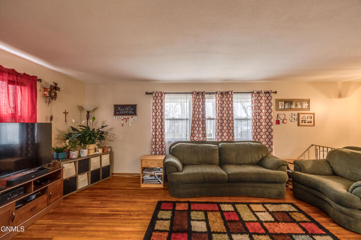 Property Photo:  1902 Griffin Street  ND 58501 