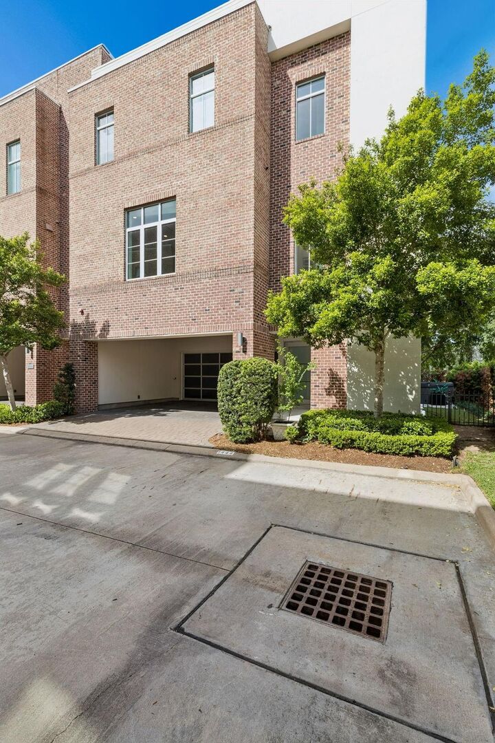 Property Photo:  1444 Lake Pointe Parkway  TX 77478 