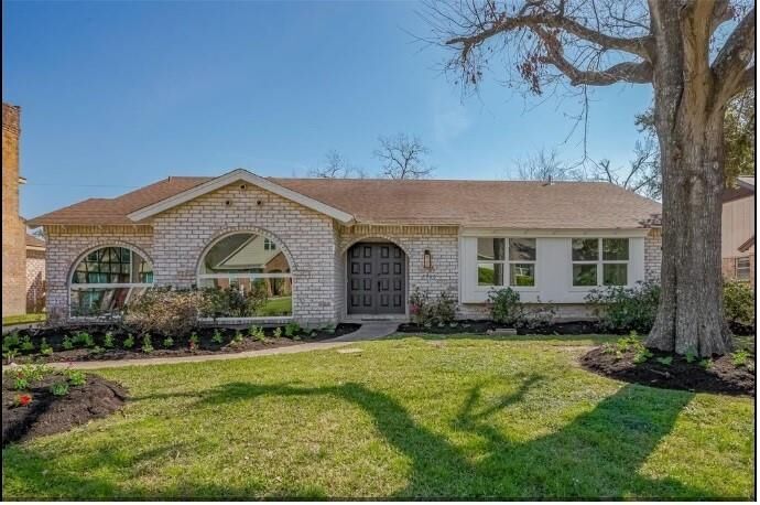 Property Photo: 2306 Parana Drive TX 77080