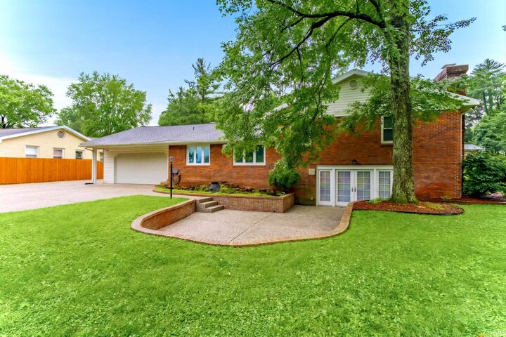 Property Photo:  12 Caranza Drive  IN 47710 