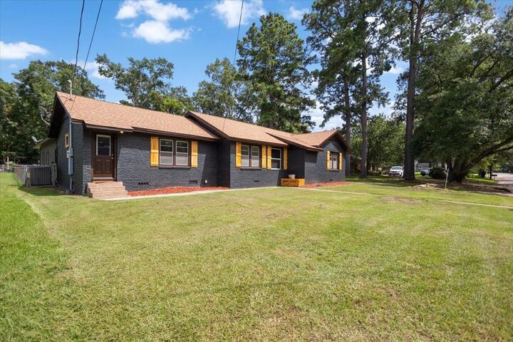 Property Photo:  306 N Browning  St  TX 75633 
