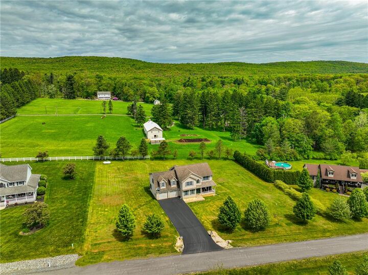 Property Photo:  42 Louis Circle  PA 18222 