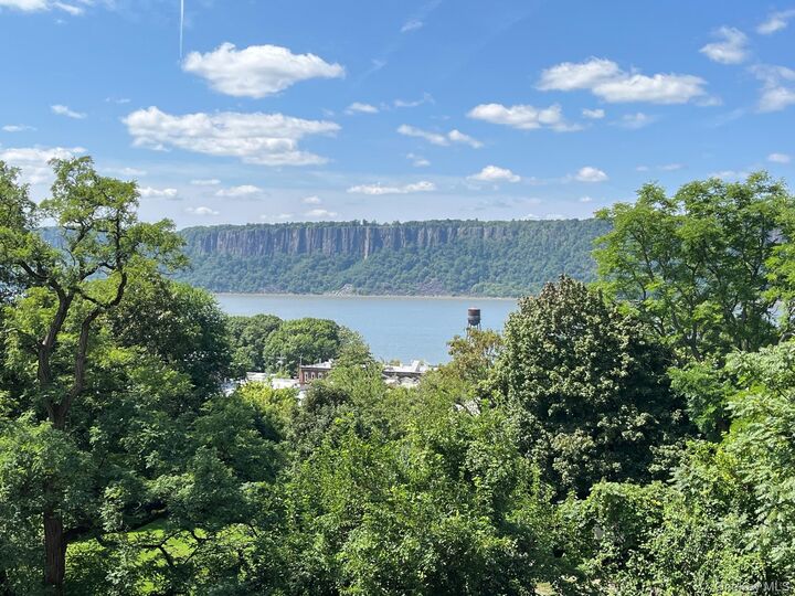 Property Photo:  555 Broadway 5C  NY 10706 