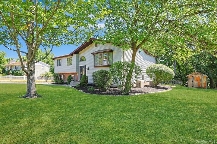 Property Photo:  168 Orchid Drive  NY 10965 