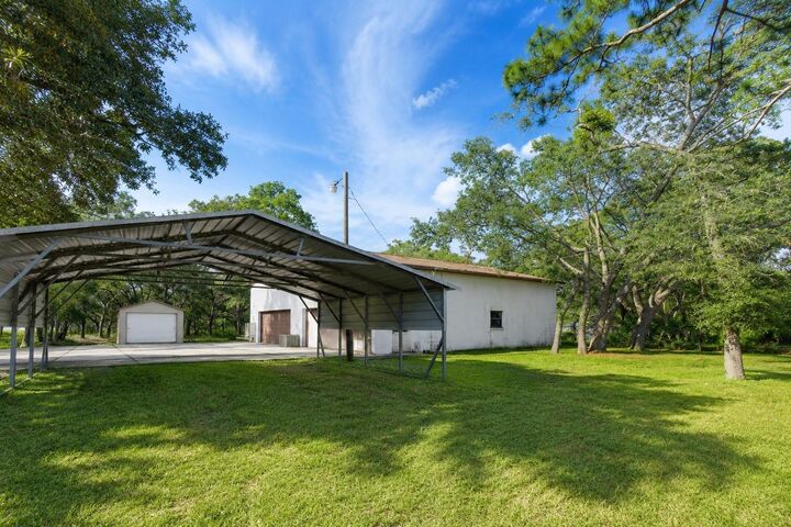 Property Photo: 12823 Kodiak Avenue FL 34667