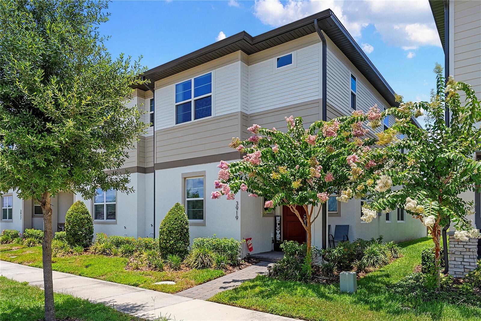 Property Photo: 3919 Knotty Pine Street FL 34772