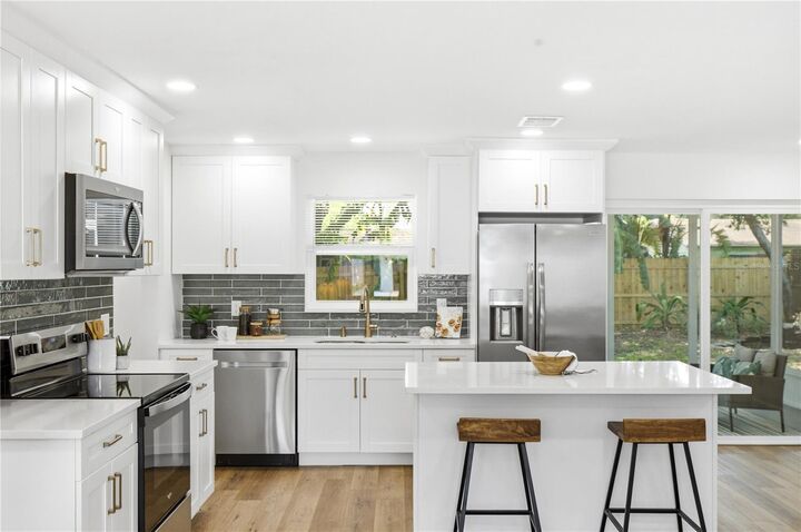 Property Photo: 1199 Keene Road FL 34698