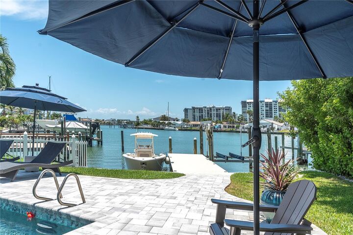 Property Photo: 24 Marina Terrace FL 33706