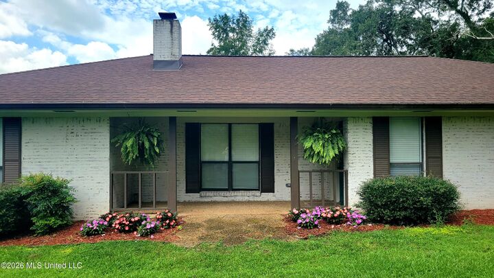 Property Photo:  411 Seventh Street  MS 39327 