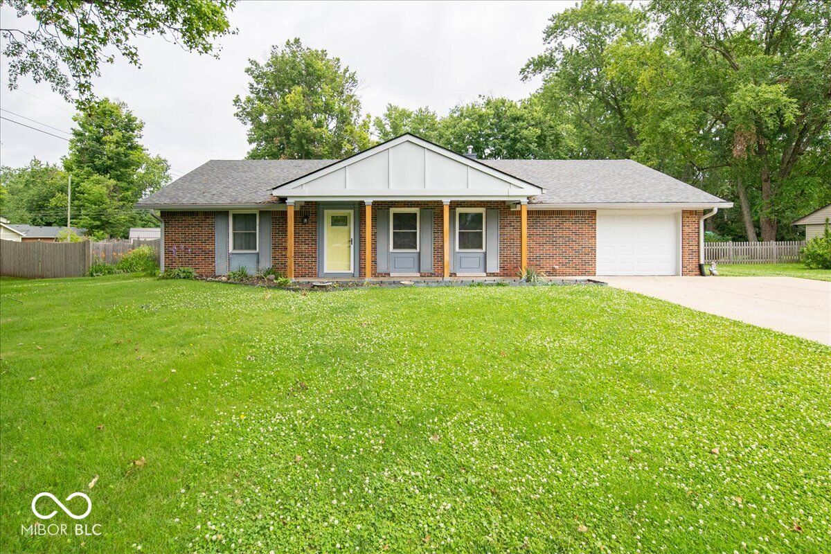 Property Photo:  1150 E Adams Drive  IN 46131 