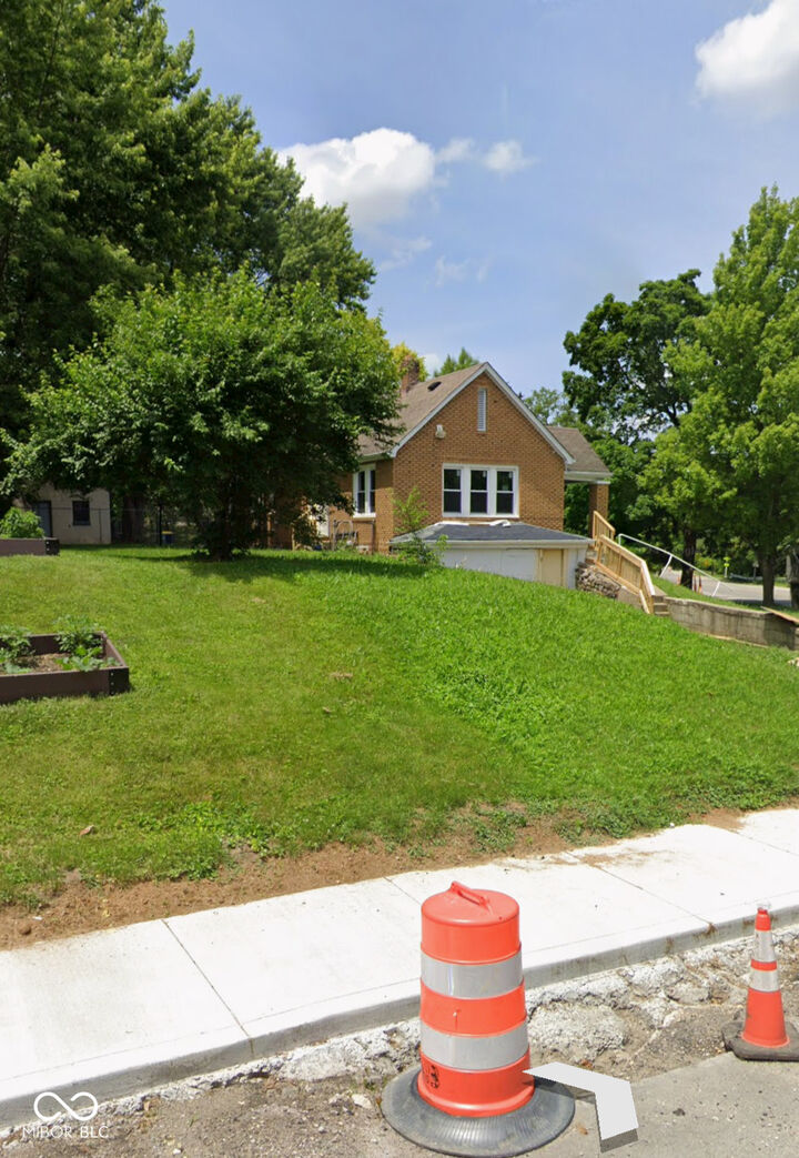 Property Photo:  1324 N Tacoma Avenue  IN 46201 