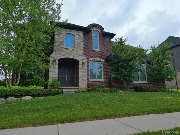 Property Photo: 4966 Park Manor Drive MI 48098 2230