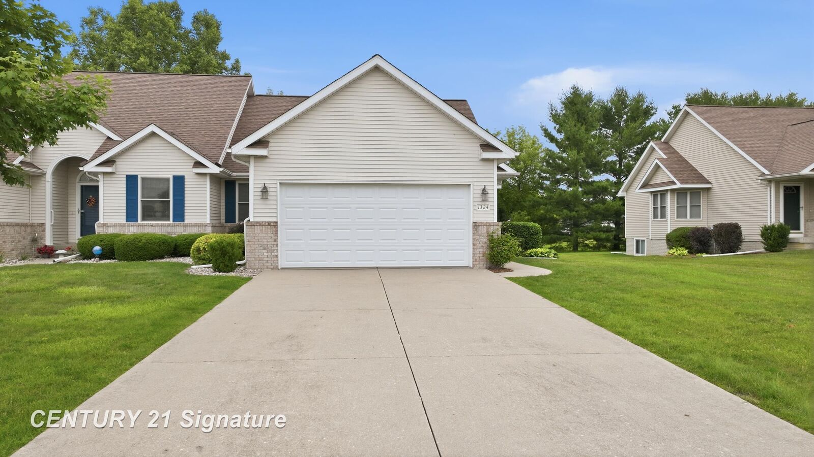 Property Photo:  1324 Carpathian Way  MI 48420 
