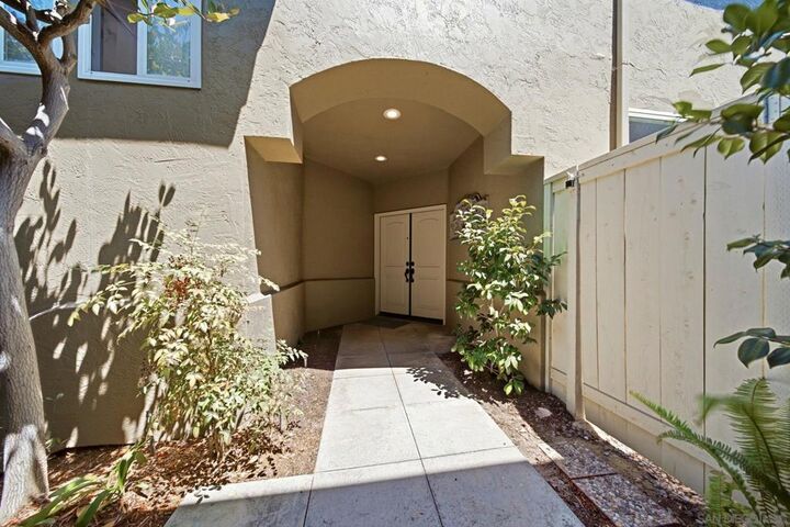 Property Photo: 5750 Caminito Empresa CA 92037
