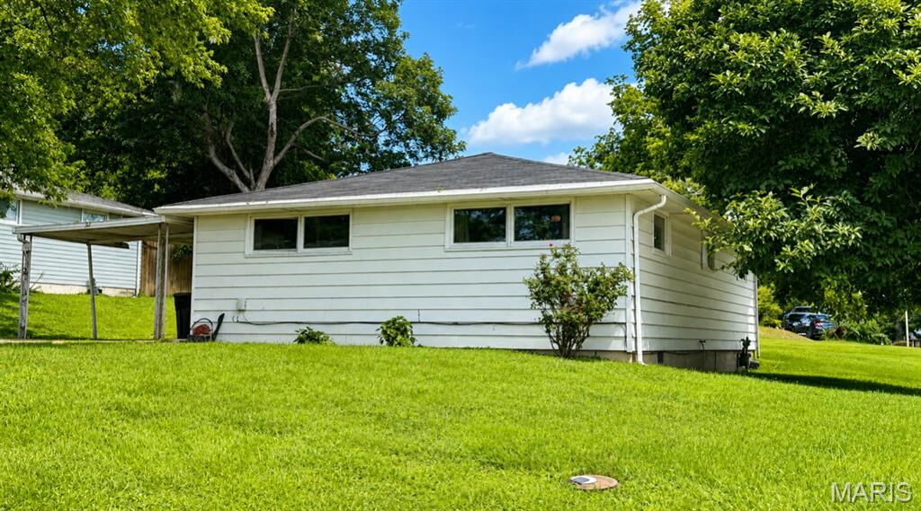 Property Photo:  604 Oak Street  MO 63755 