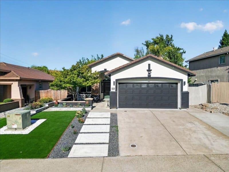 Property Photo:  1528 Latherton Way  CA 95630 