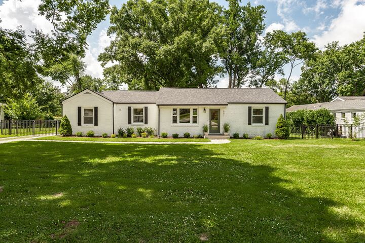 Property Photo: 501 Brentlawn Dr TN 37220