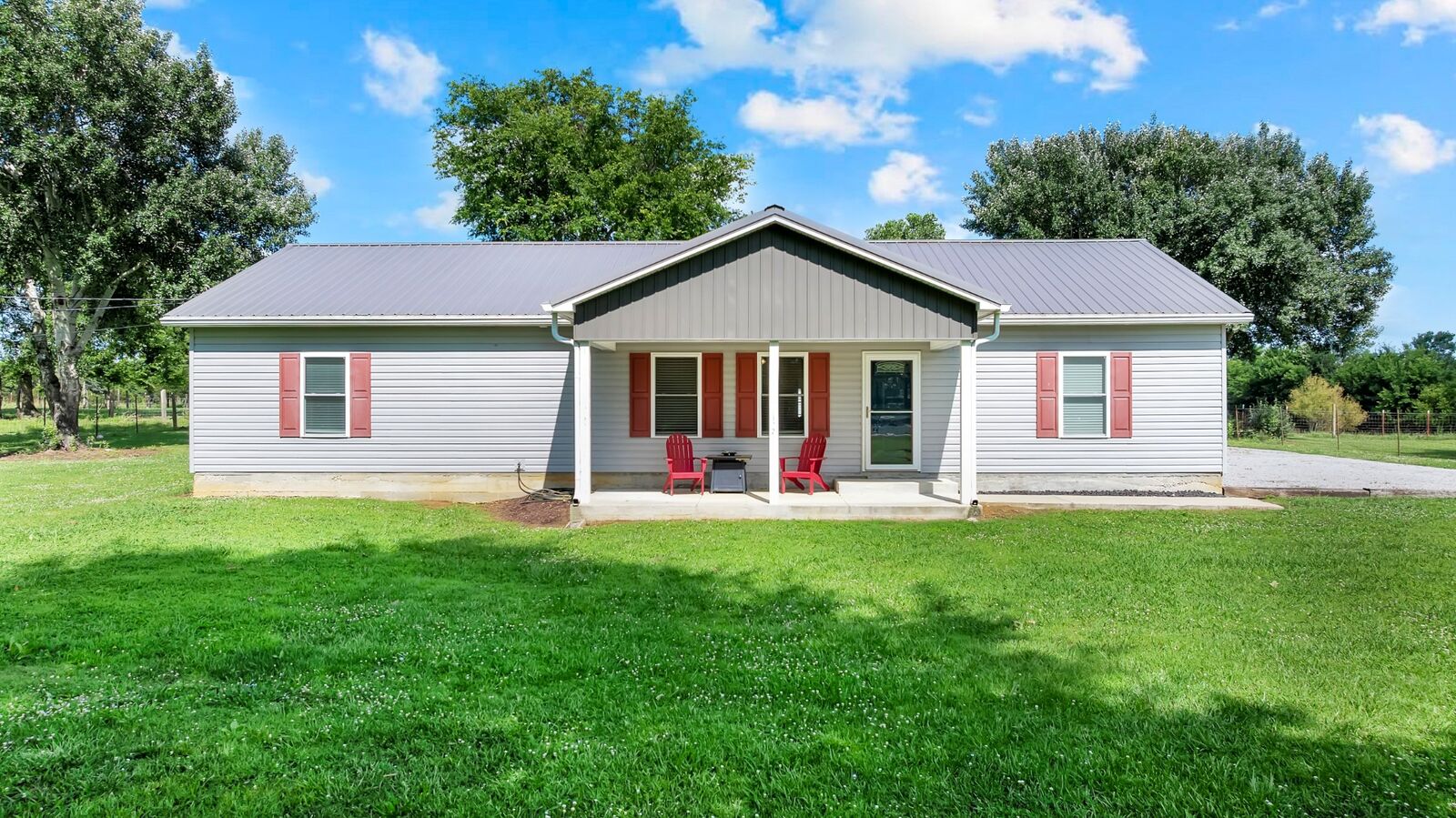 Property Photo: 257 Whitaker Rd TN 37160