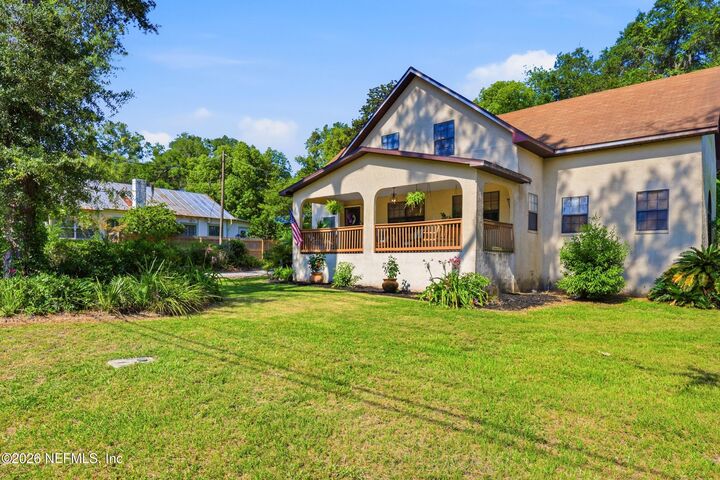 Property Photo:  802 S 15th Street  FL 32177 