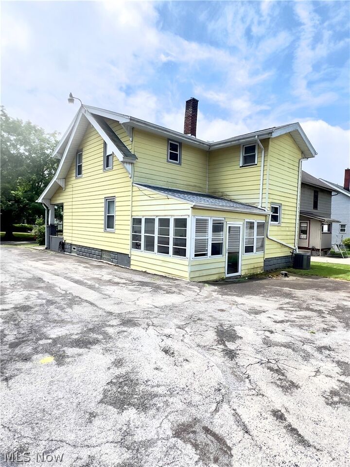 Property Photo:  180 Clarencedale Avenue  OH 44512 