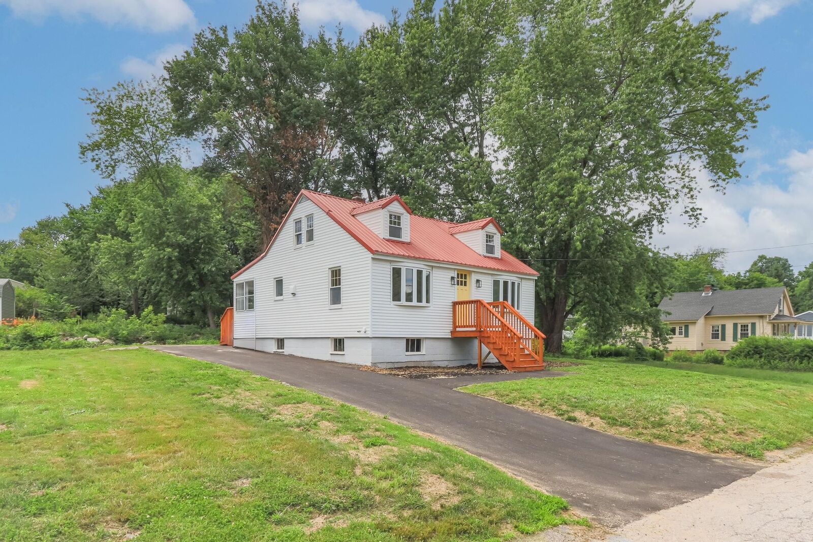 Property Photo:  30 Dawson Avenue  NH 03104 
